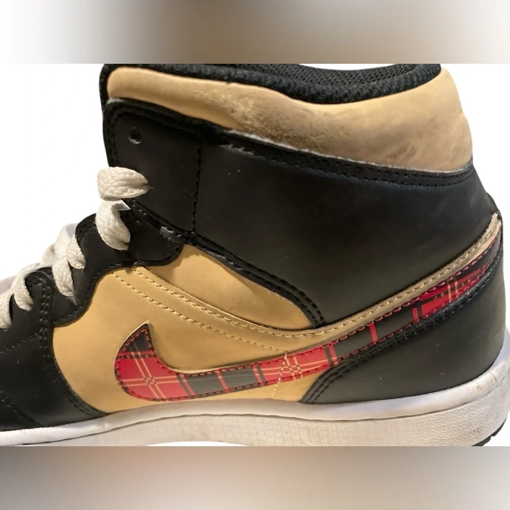 Jordan 1 Mid SE Tartan Swoosh